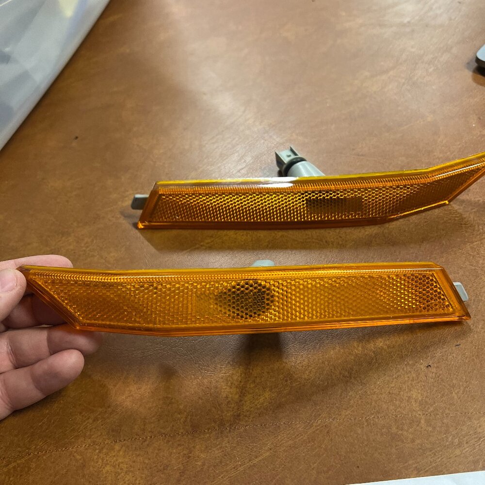 Set of 2 2007 Ford Fusion Bumper Side Corner Marker Light Lamps OEM # 6E53-13B22
